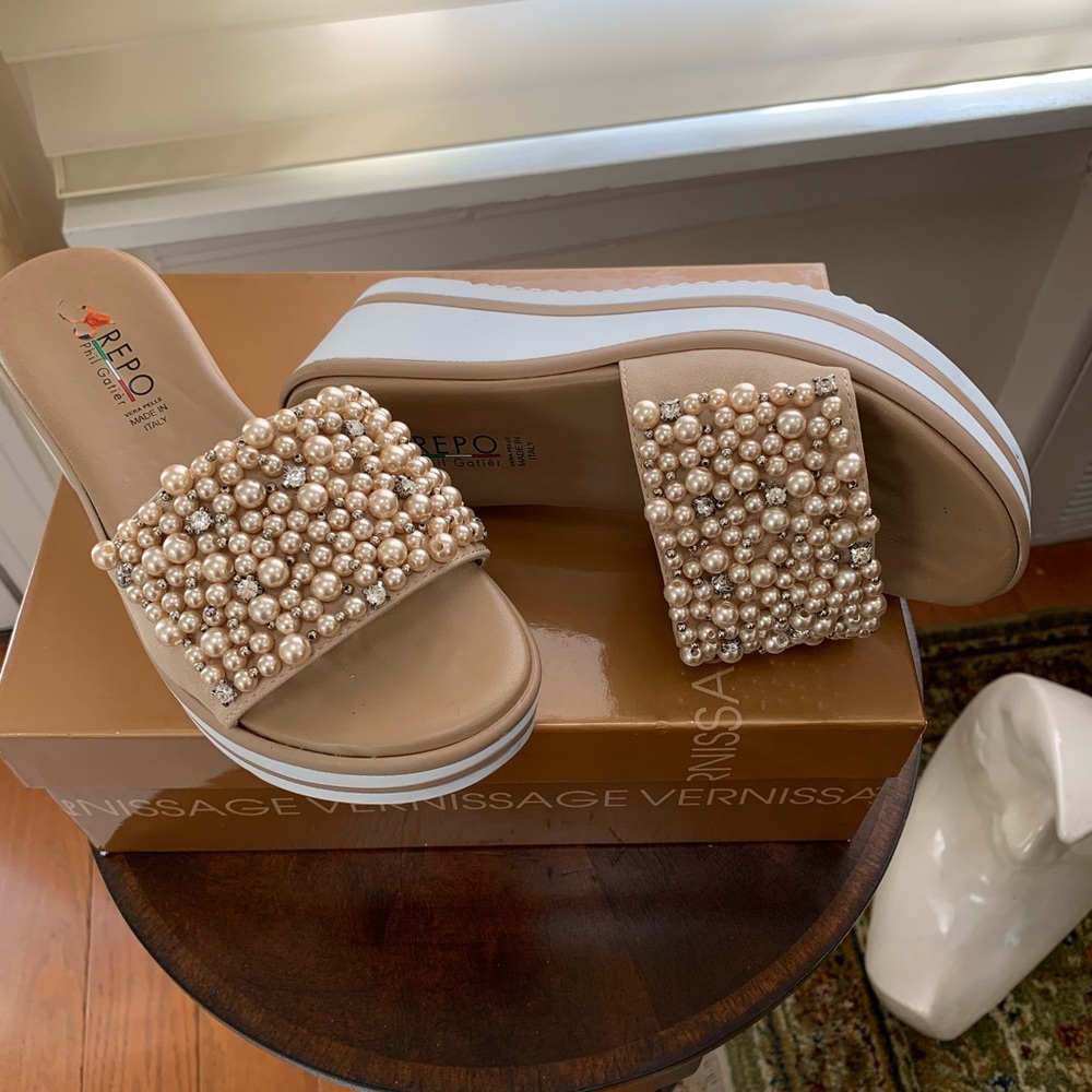 Sandals - Picture 3 of 3